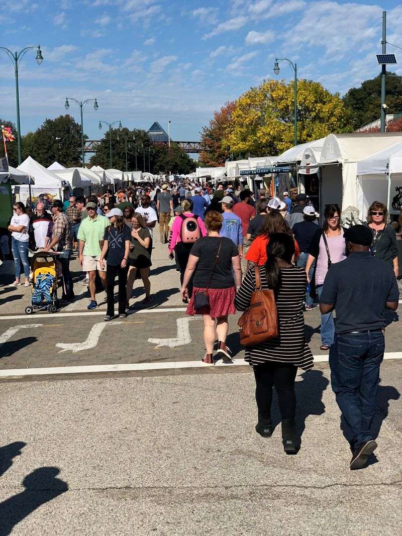 More Than 160 Artists Bring Their Work to Memphis More Than 160 Artists Bring Their Work to Memphis