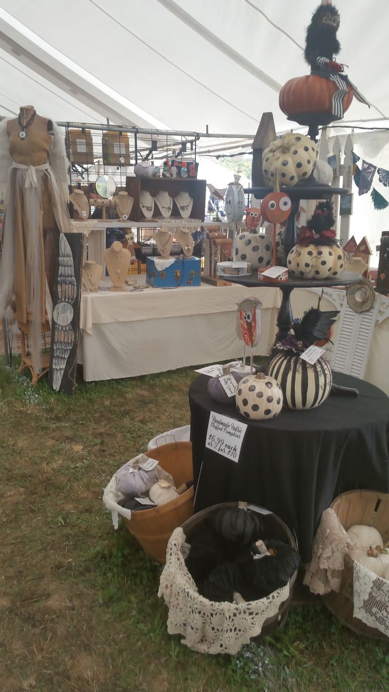 More Than 400 Vendors Covering Every Interest More Than 400 Vendors Covering Every Interest