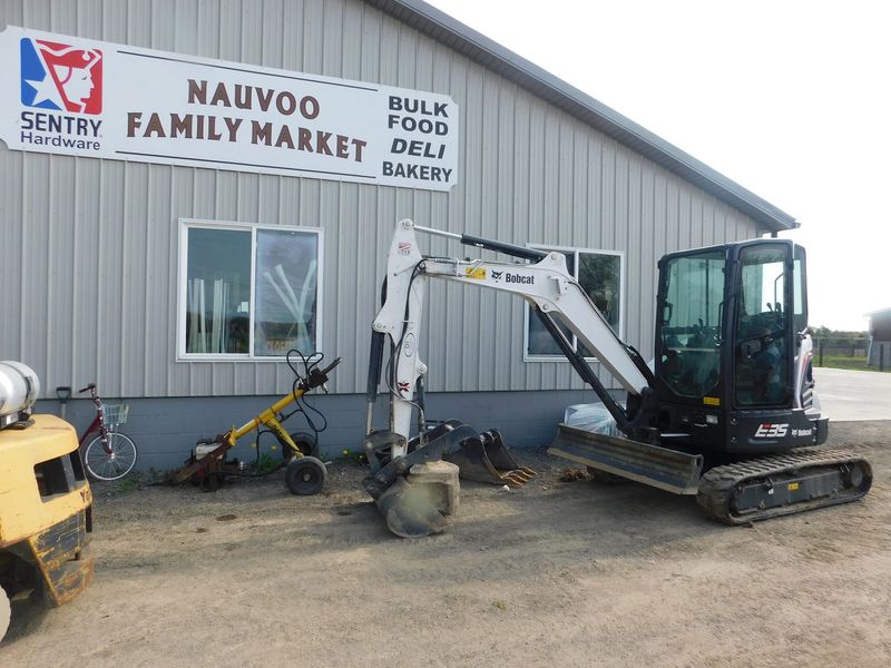 Nauvoo Family Market, Middlefield Nauvoo Family Market, Middlefield
