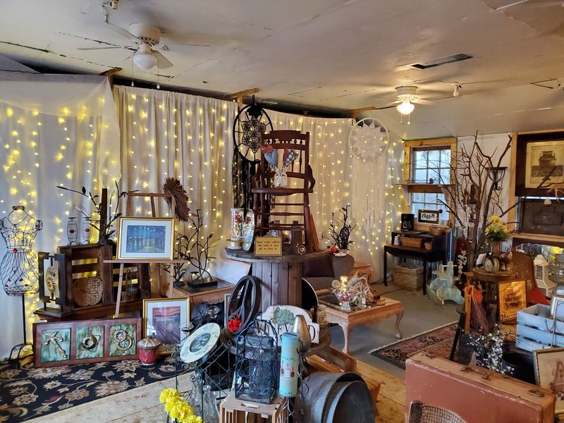 New Egypt Flea Market Village & Auction - New Egypt
