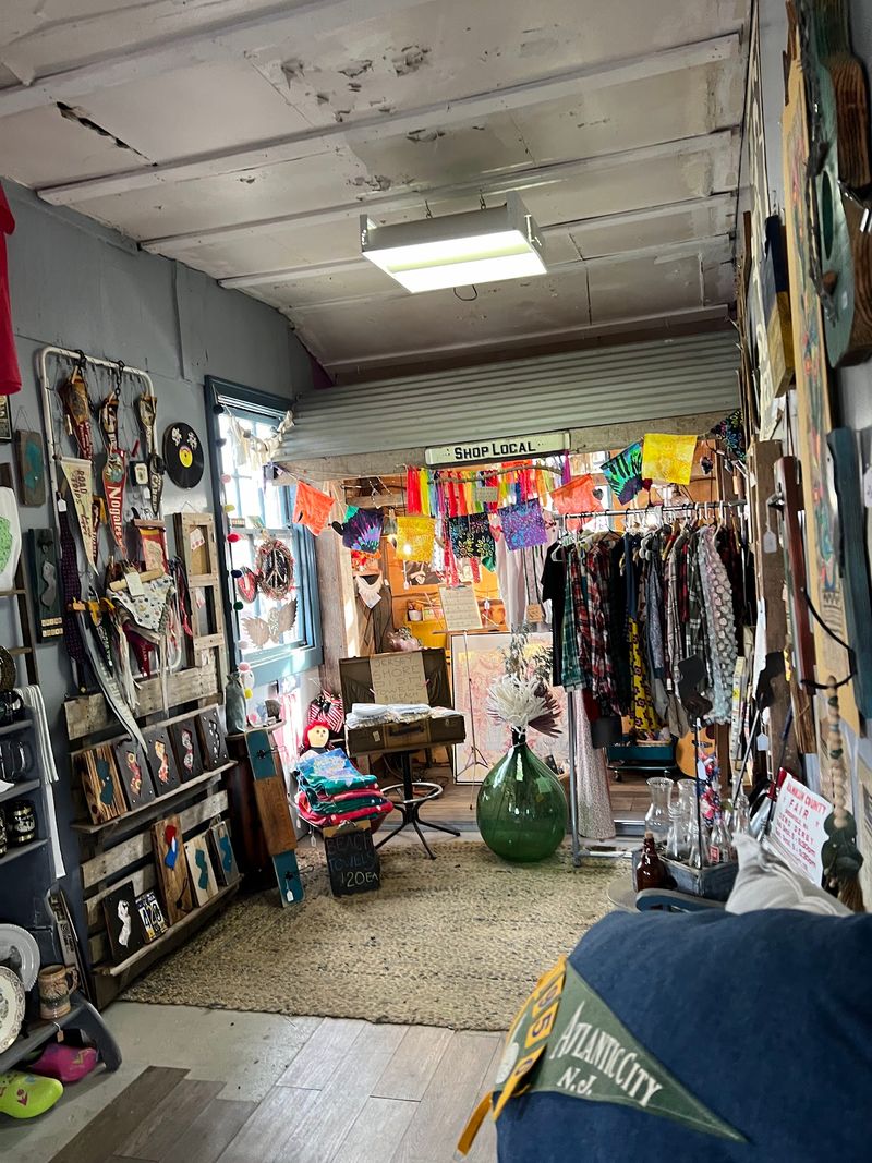 New Egypt Flea Market Village - Cream Ridge
