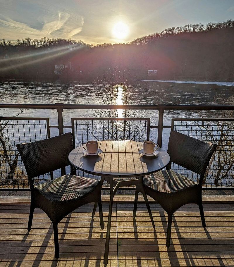New Hope: A Riverside Spotlight