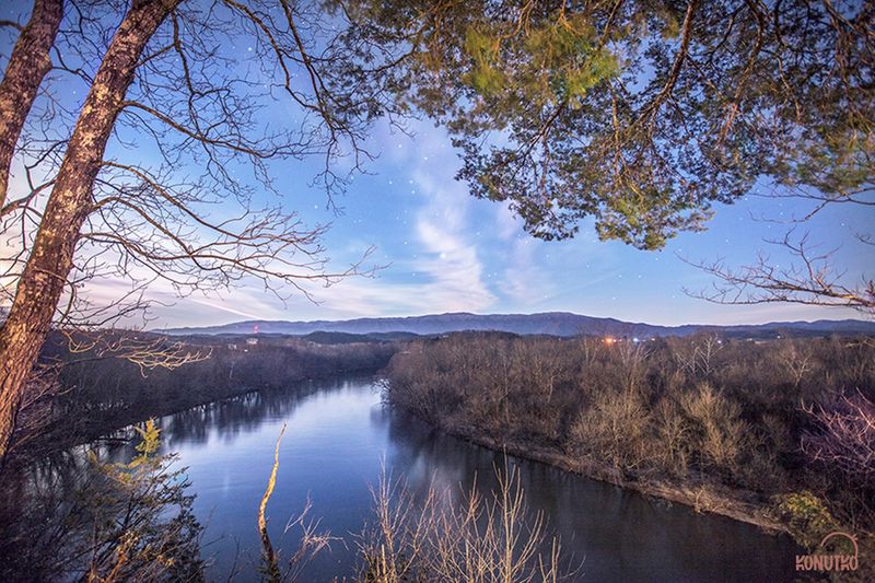Nolichucky River Offers Front-Row Seats to Riverside Fall Colors Nolichucky River Offers Front-Row Seats to Riverside Fall Colors