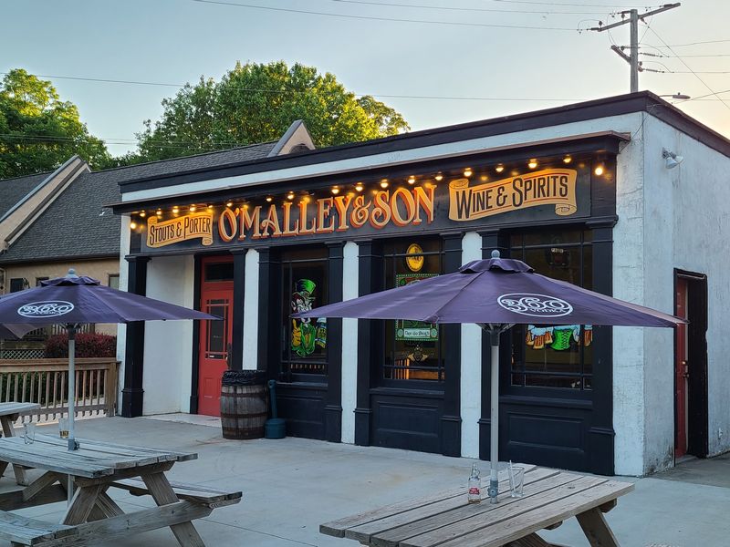 O’Malley’s 1842 Pub