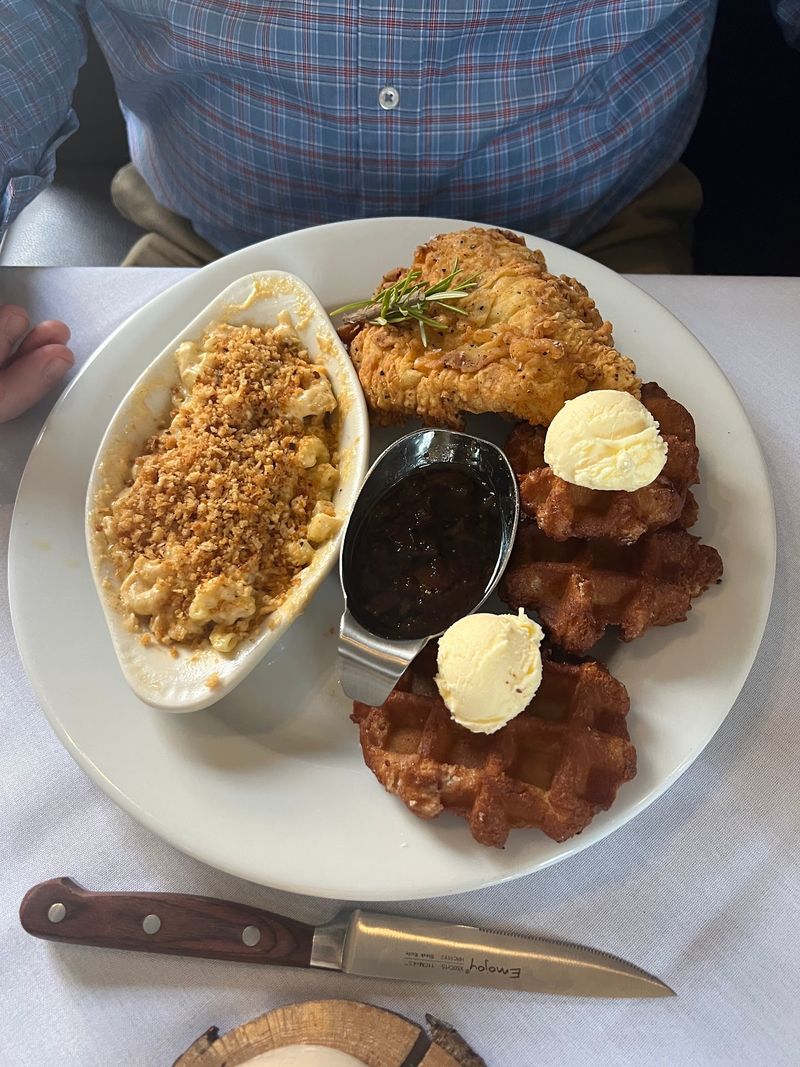 Oaklawn Southern Dining - Paris Oaklawn Southern Dining - Paris