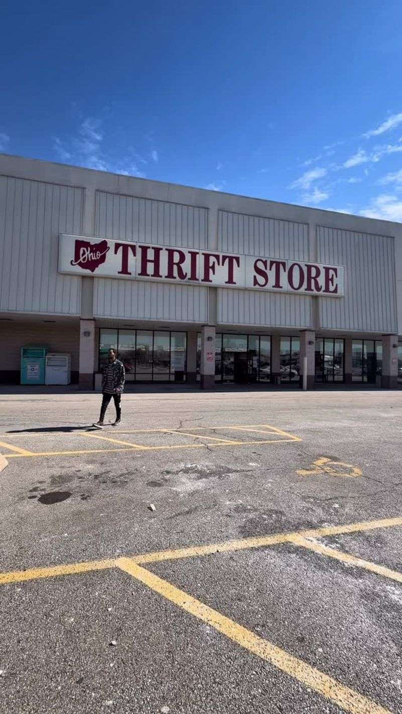 Ohio Thrift Store, Great Southern Boulevard, Columbus Ohio Thrift Store, Great Southern Boulevard, Columbus