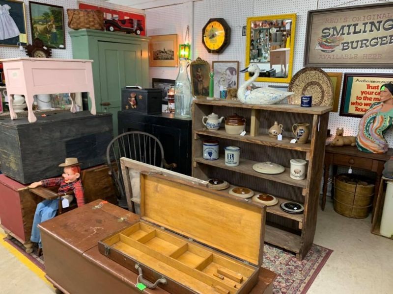 Old Furniture Finds Fit the Town’s Country Charm Old Furniture Finds Fit the Town’s Country Charm