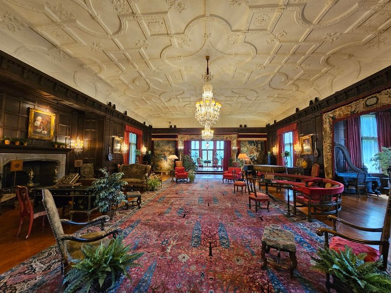 Old-World Beauty with Surprisingly Modern Comforts Old-World Beauty with Surprisingly Modern Comforts