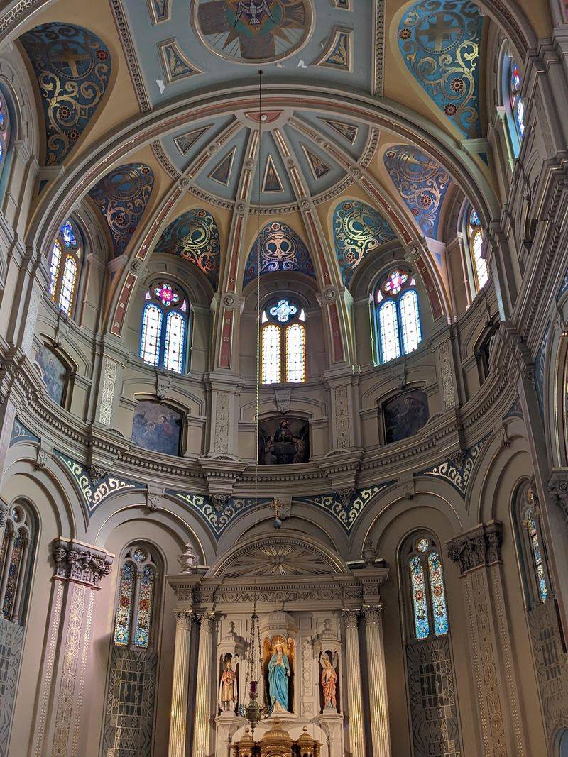 Old-World Worship In The Middle Of Detroit