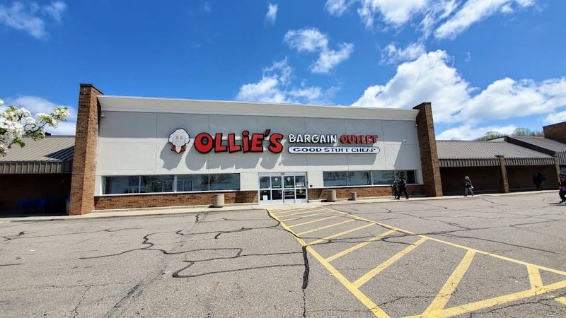 Ollie's Bargain Outlet, Akron, Summit County Ollie's Bargain Outlet, Akron, Summit County