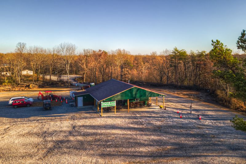 On-Site Food And Amenities On-Site Food And Amenities