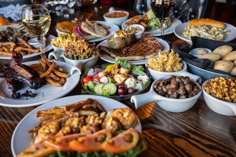Order A Steak And Enjoy Unlimited Sides, Too Order A Steak And Enjoy Unlimited Sides, Too