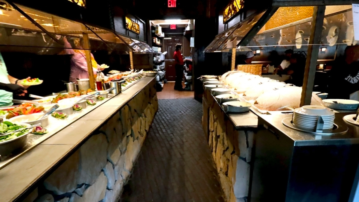 Order A Steak At This Tennessee Restaurant And The Soup, Salad And Sides Are Unlimited