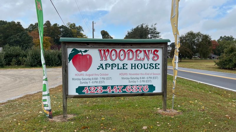 Oren Wooden's Apple House, Pikeville Oren Wooden's Apple House, Pikeville