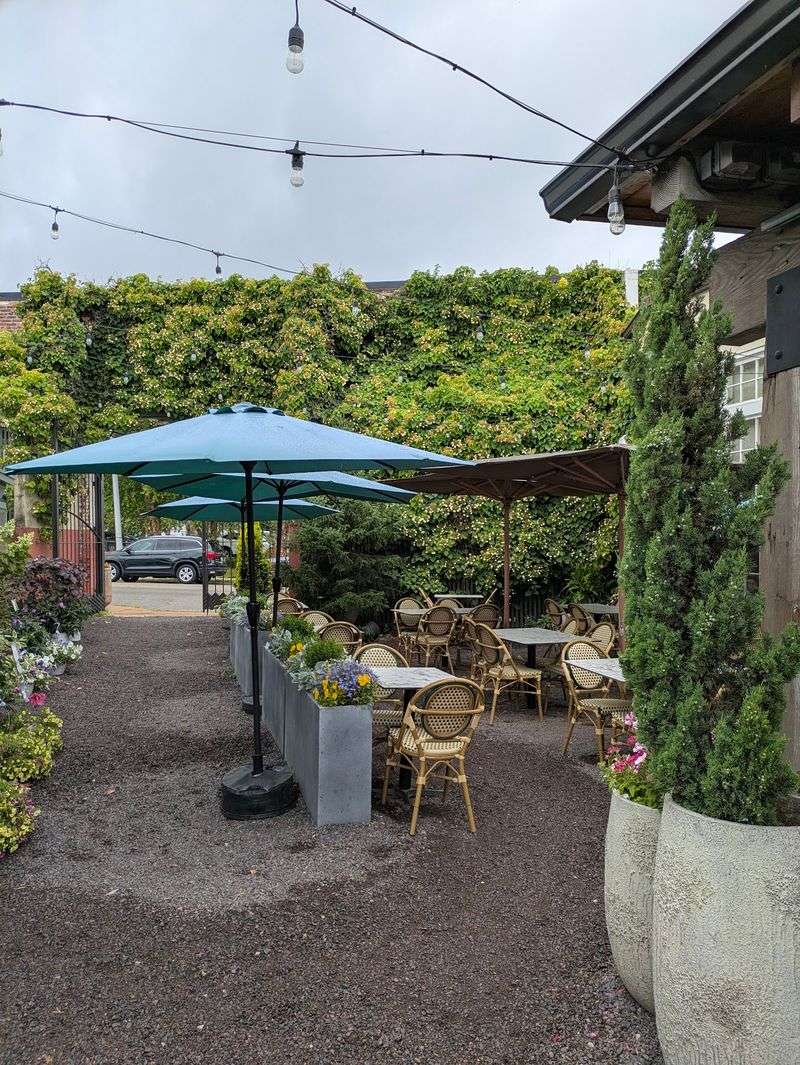 Outdoor Seating Makes Warm Days Feel Special Outdoor Seating Makes Warm Days Feel Special