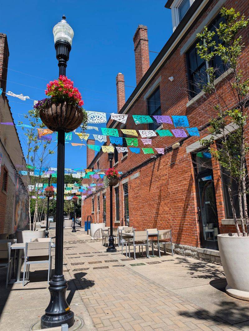 Outdoor Seating With a Neighborhood Vibe Outdoor Seating With a Neighborhood Vibe