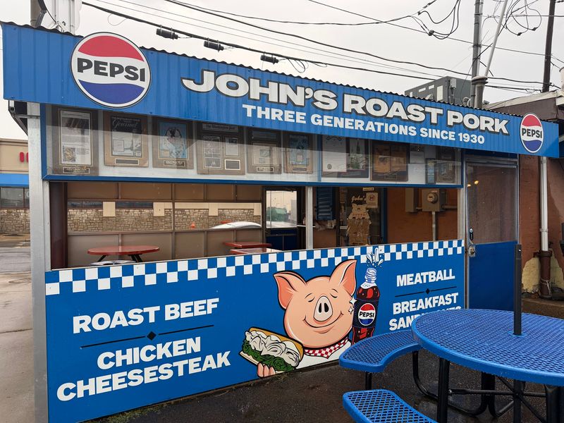 Outdoor Tables Give It A Philly Feel