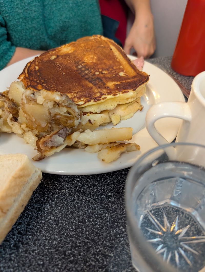 Pancakes Arrive With Big-Diner Energy