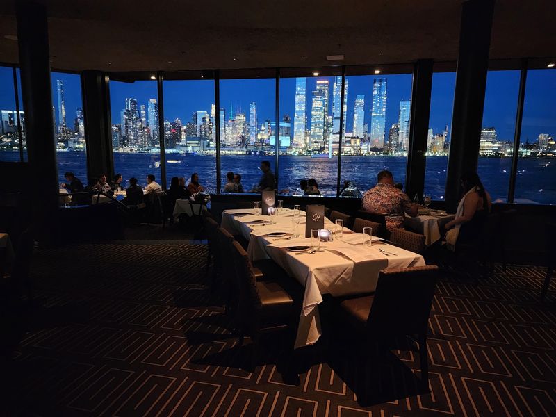 Panoramic Manhattan Views Stole the Show Panoramic Manhattan Views Stole the Show