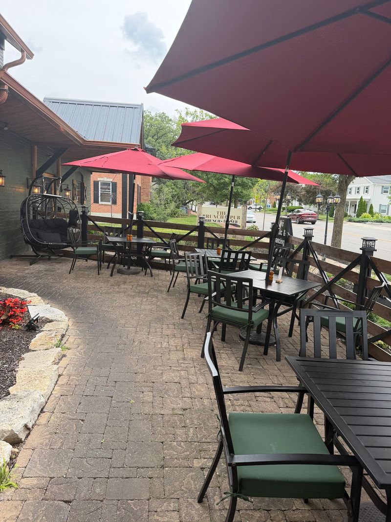 Patio seating that turns brunch into an outing Patio seating that turns brunch into an outing