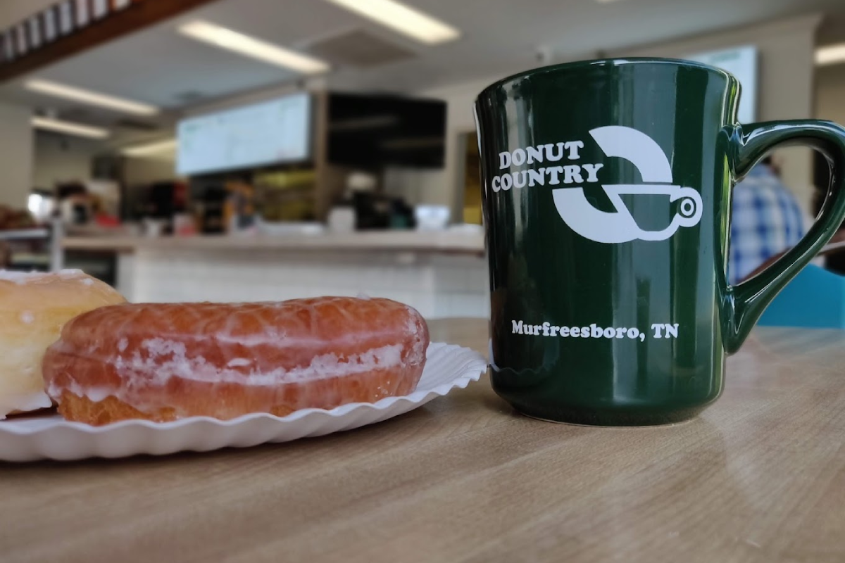 People Wake Up Before Dawn Just to Get Donuts From This Tennessee Shop