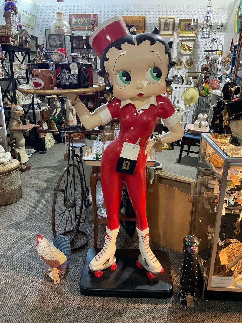 Plan an Unhurried Antiquing Day in Galloway