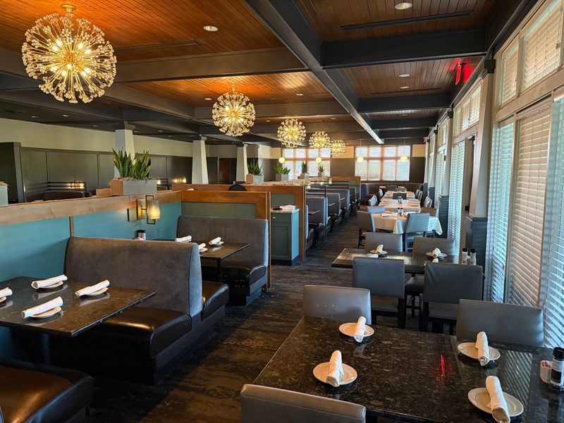 Polaris Grill, Columbus
