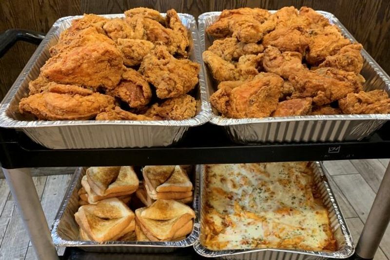 Broasted Chicken, Walleye, and Other Plates That Steal the Spotlight Broasted Chicken, Walleye, and Other Plates That Steal the Spotlight
