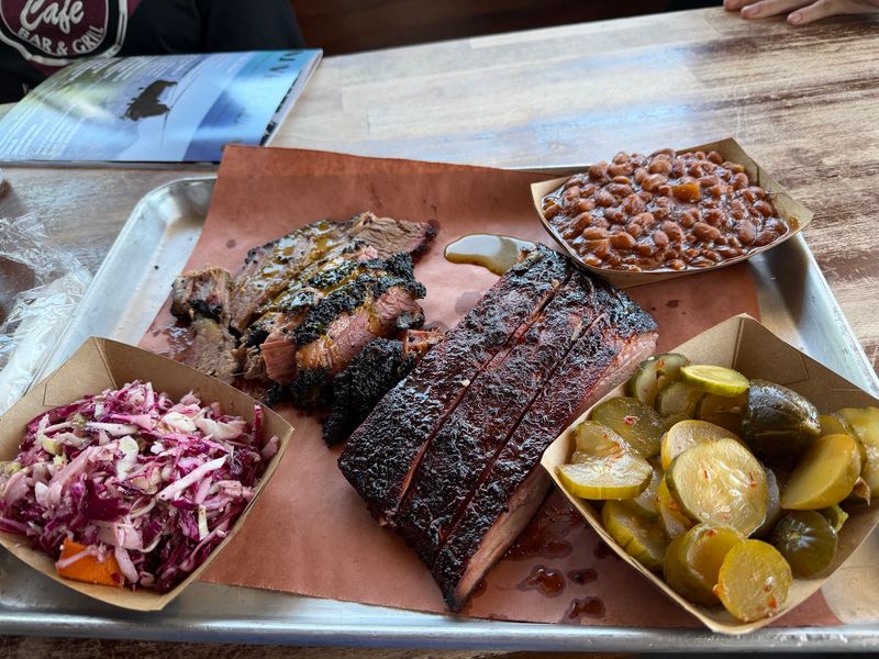 Red White & Que Smokehouse - Green Brook Red White & Que Smokehouse - Green Brook