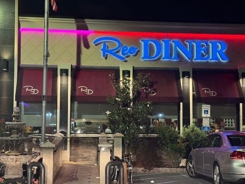 Reo Diner: Woodbridge Reo Diner: Woodbridge