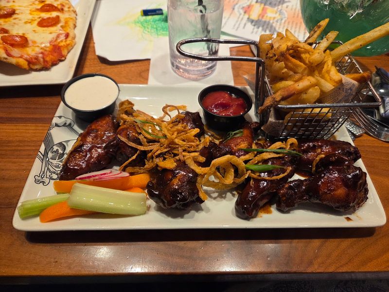 Restaurants Keep the Day Going Without Leaving the Mall Restaurants Keep the Day Going Without Leaving the Mall