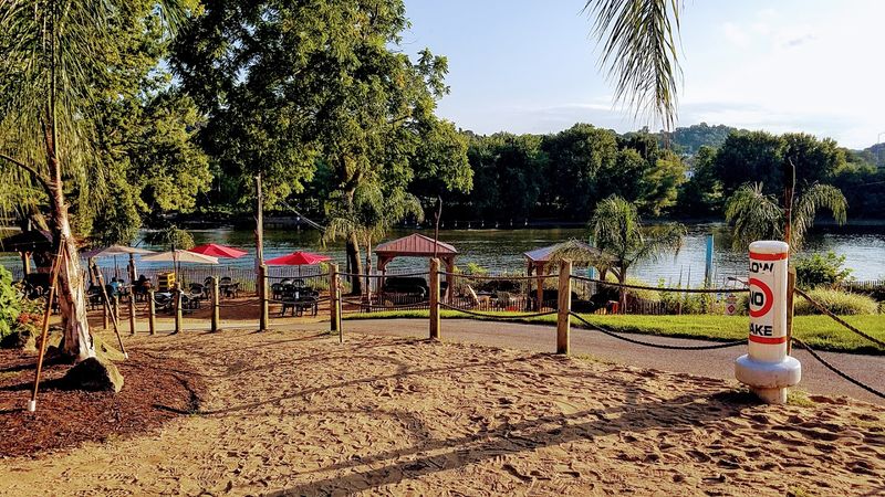 Riverfront Fun With a Vacation Mood Riverfront Fun With a Vacation Mood