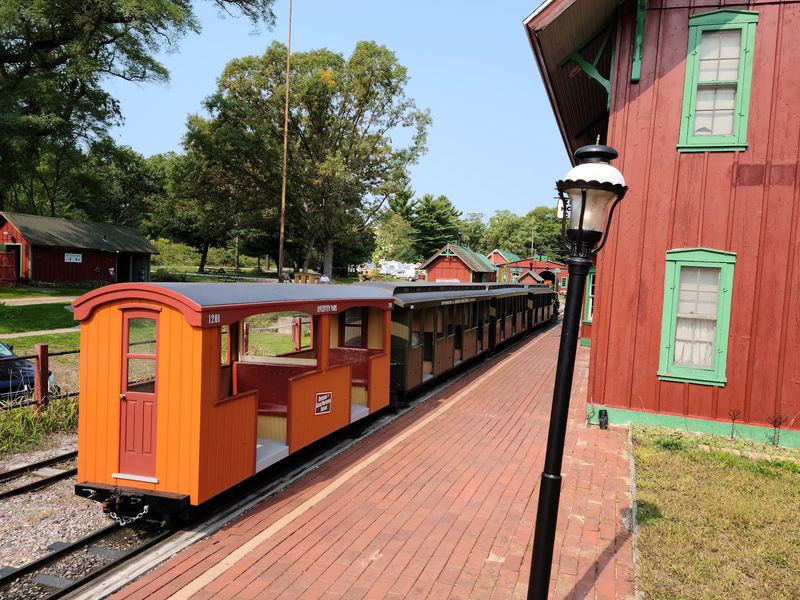 Riverside & Great Northern Railway, Wisconsin Dells, WI Riverside & Great Northern Railway, Wisconsin Dells, WI