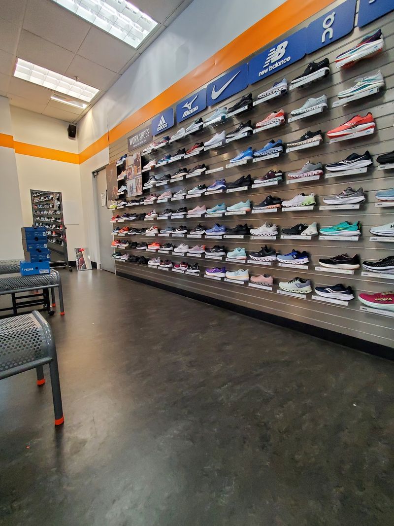 Road Runner Sports - Paramus Road Runner Sports - Paramus