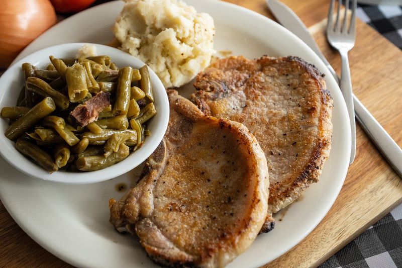Roberson Family Restaurant – Seymour Roberson Family Restaurant – Seymour