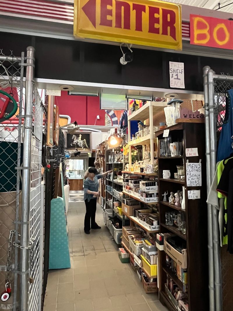 Rossi’s Flea Market (Versailles Township)