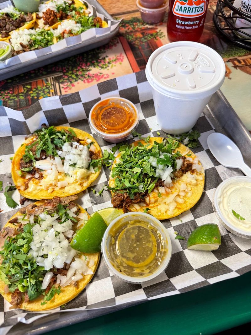 Salsas and Drinks That Make the Meal Pop Salsas and Drinks That Make the Meal Pop