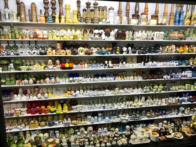 Salt & Pepper Shaker Museum - Gatlinburg Salt & Pepper Shaker Museum - Gatlinburg
