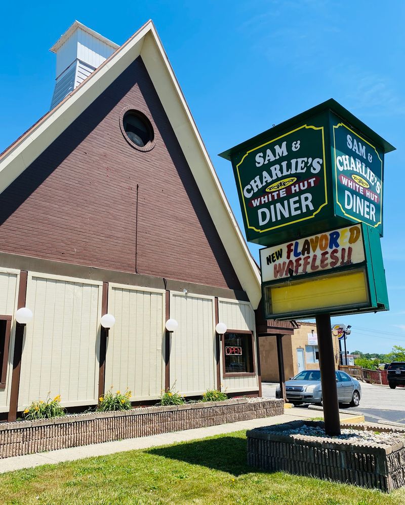 Sam & Charlie’s White Hut Diner Sam & Charlie’s White Hut Diner