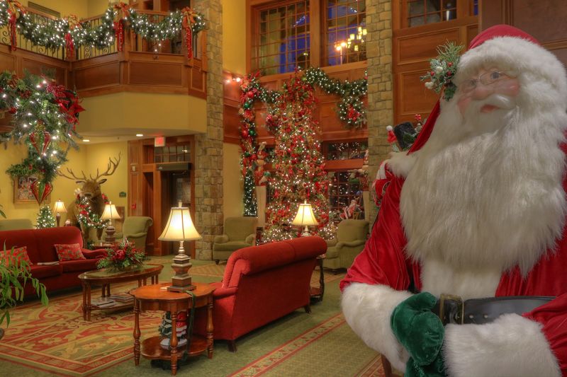 Santa's Nightly Concert Creates Magical Memories Santa's Nightly Concert Creates Magical Memories
