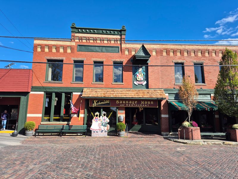 Schmidt’s Sausage Haus Restaurant, Columbus