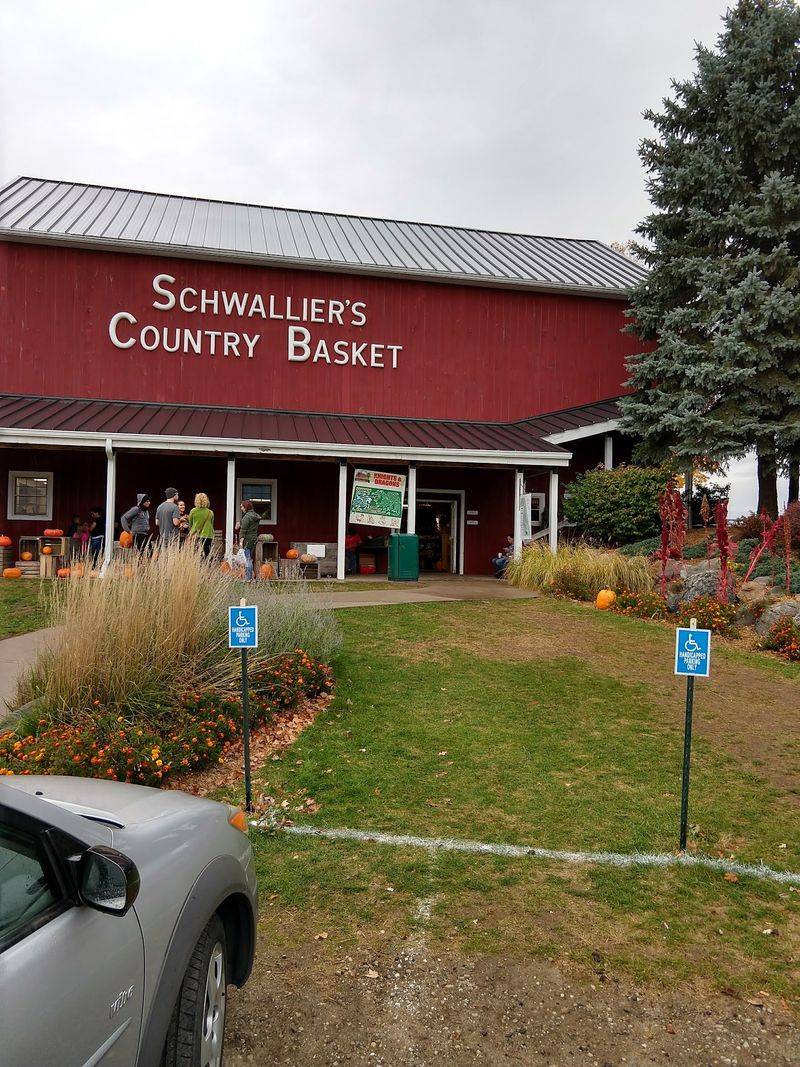 Schwallier's Country Basket - Sparta Schwallier's Country Basket - Sparta