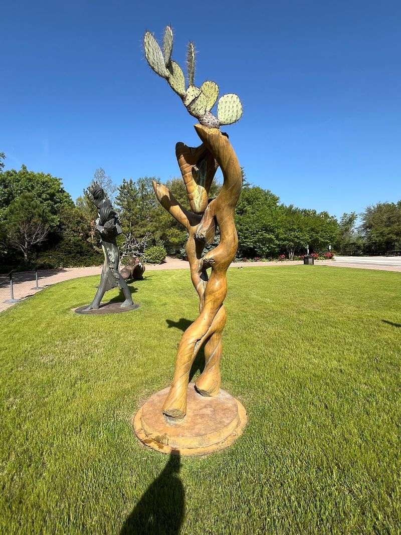 Sculptures Scattered Throughout That Blend Art With Nature Sculptures Scattered Throughout That Blend Art With Nature