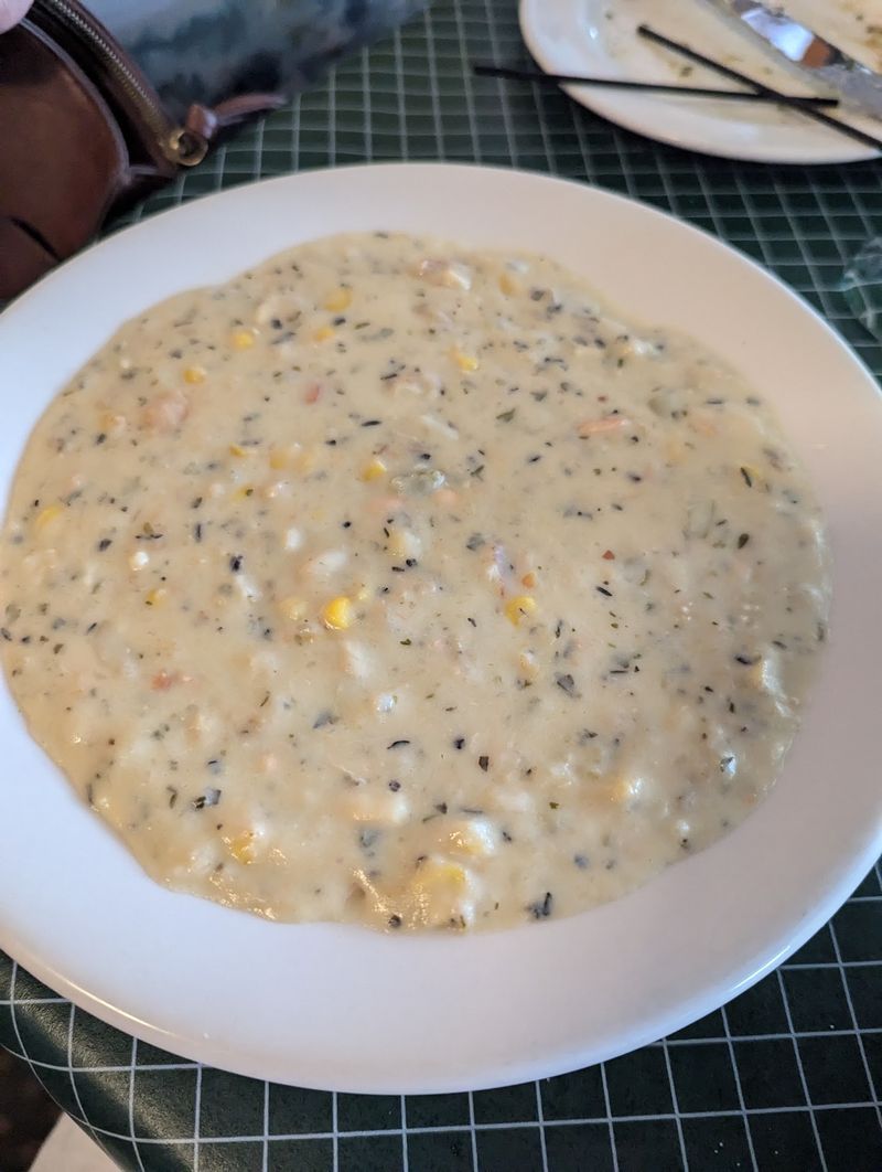 Seafood, Chowder, and Sides That Refuse to Stay in the Background Seafood, Chowder, and Sides That Refuse to Stay in the Background