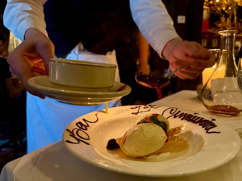 Service That Treats Guests Like Honored Friends