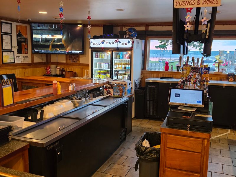 Skipper's Bar & Grill, L'Anse