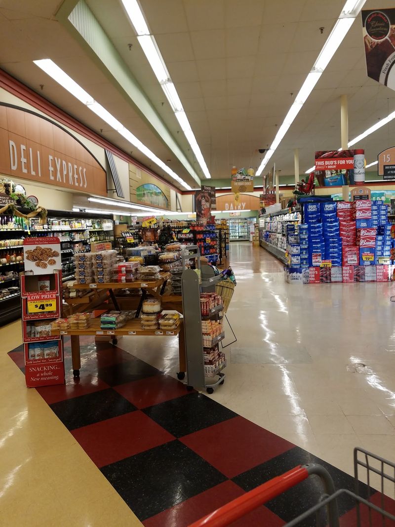 Small Store Layout Saves Time and Gas