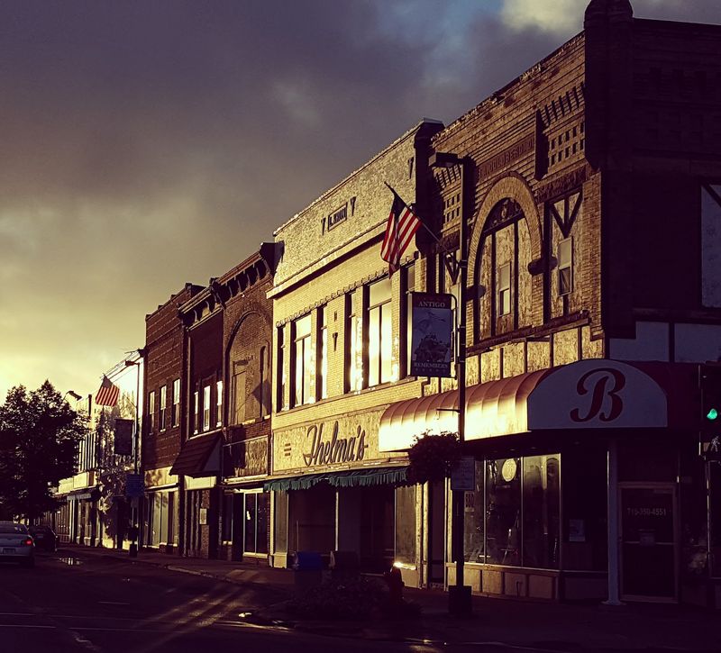 Small-Town Pace Without the Isolation Small-Town Pace Without the Isolation
