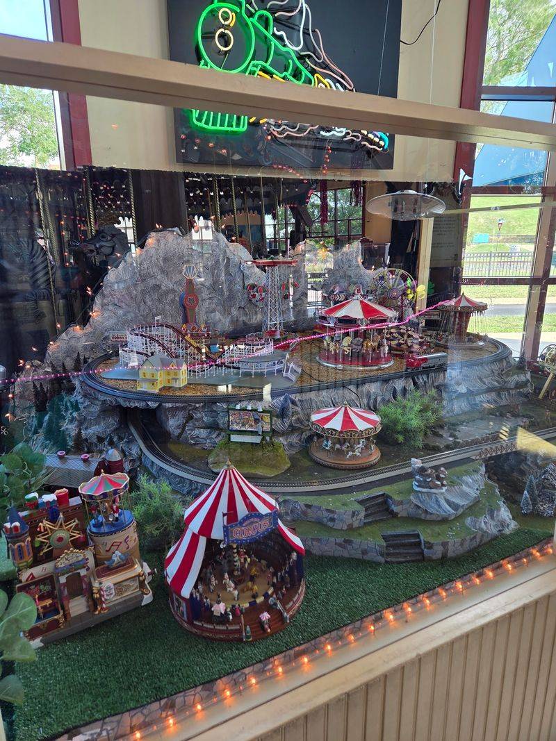 Small extras keep younger kids busy between rides