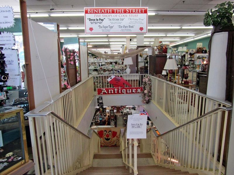 Somerville Center Antiques - Somerville Somerville Center Antiques - Somerville